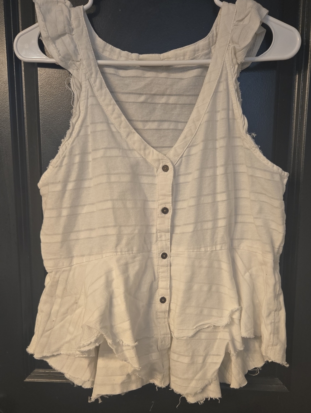 True Craft Cream Button-Front Ruffled V-Neck Camisole